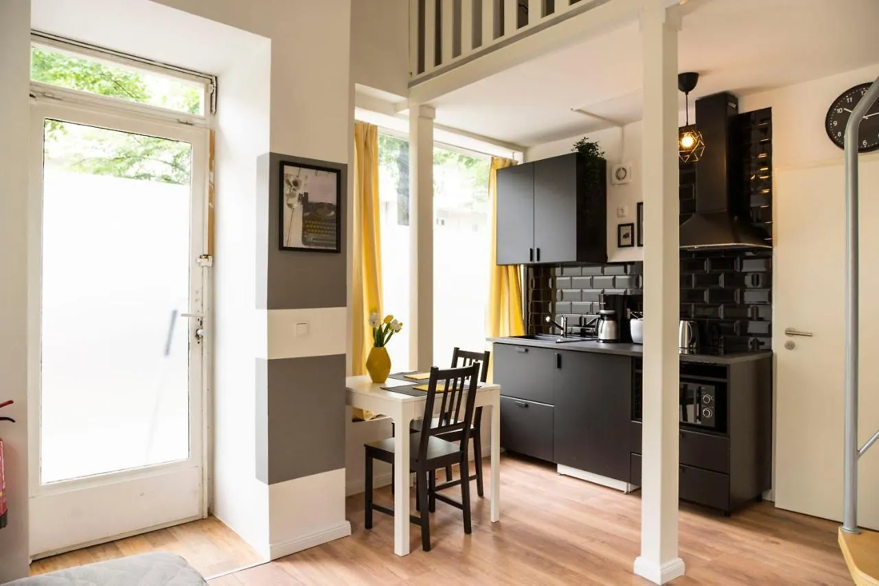 Homely Loft Style Apartment In Berlin Wilmersdorf contacts